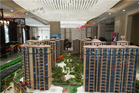 东升龙华园套三带附房车位83万102m2出售